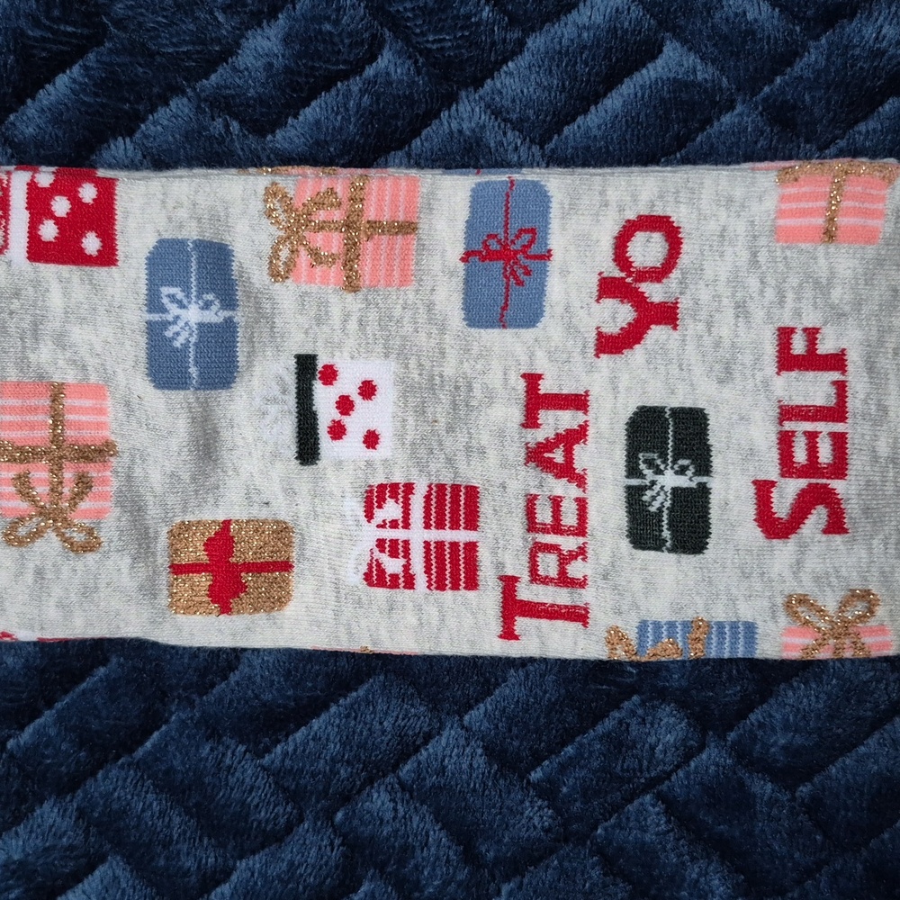 Treat Yo Self Holiday Crew Socks! NWT! - Picture 7 of 7